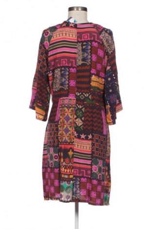 Рокля Desigual, Размер XL, Цвят Многоцветен, Цена 189,99 лв.