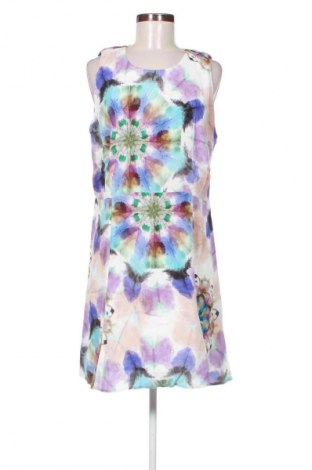 Рокля Desigual, Размер XL, Цвят Многоцветен, Цена 189,99 лв.