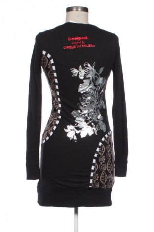 Рокля Desigual, Размер S, Цвят Многоцветен, Цена 63,99 лв.
