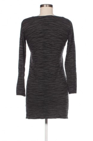 Рокля Esmara, Размер M, Цвят Многоцветен, Цена 46,38 лв.