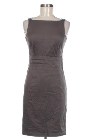 Рокля Esprit, Размер XS, Цвят Кафяв, Цена 47,85 лв.