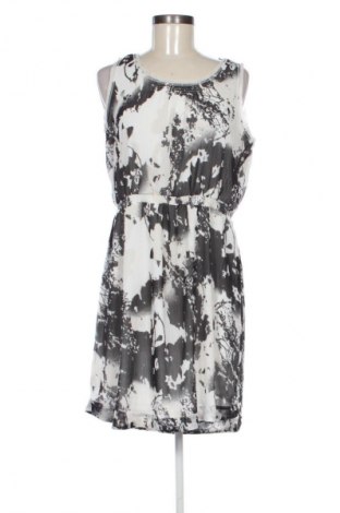 Рокля Esprit, Размер M, Цвят Многоцветен, Цена 38,99 лв.