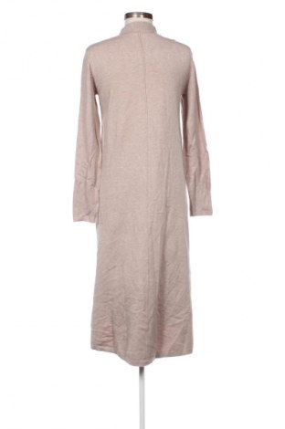 Рокля Finery, Размер M, Цвят Бежов, Цена 31,99 лв.