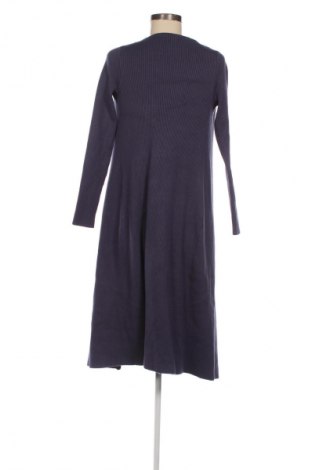 Рокля Guess, Размер S, Цвят Лилав, Цена 109,00 лв.