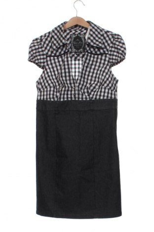 Ruha Guess, Méret M, Szín Sokszínű, Ár 15 489 Ft