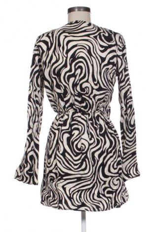 Рокля H&M, Размер S, Цвят Многоцветен, Цена 28,88 лв.