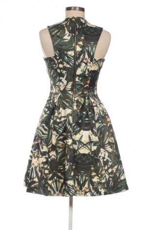 Рокля H&M, Размер M, Цвят Многоцветен, Цена 23,99 лв.