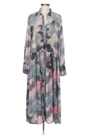 Рокля In Wear, Размер L, Цвят Многоцветен, Цена 221,54 лв.