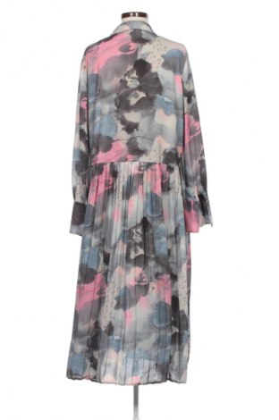 Рокля In Wear, Размер L, Цвят Многоцветен, Цена 221,54 лв.