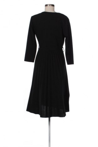 Рокля Iska London, Размер M, Цвят Черен, Цена 48,88 лв.