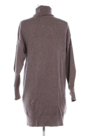 Рокля Josefine Paris, Размер M, Цвят Бежов, Цена 109,99 лв.