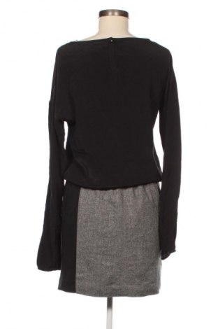 Рокля Karen by Simonsen, Размер S, Цвят Многоцветен, Цена 119,11 лв.