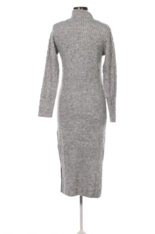 Рокля Lascana, Размер M, Цвят Сив, Цена 76,99 лв.