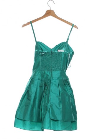 Рокля Love, Размер M, Цвят Зелен, Цена 38,99 лв.