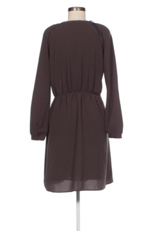 Рокля Mango, Размер M, Цвят Сив, Цена 34,00 лв.