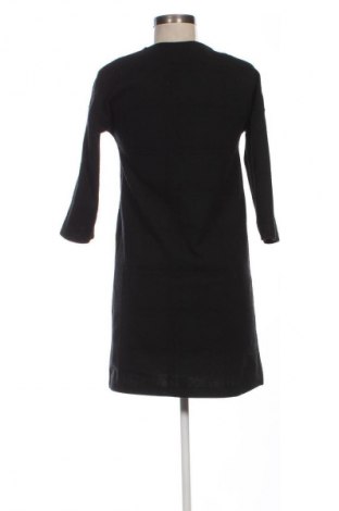 Šaty  Mango, Velikost XS, Barva Černá, Cena  734,00 Kč