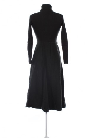 Рокля Massimo Dutti, Размер XS, Цвят Зелен, Цена 53,99 лв.