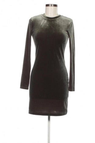 Рокля Mtwtfss Weekday, Размер XS, Цвят Зелен, Цена 6,99 лв.