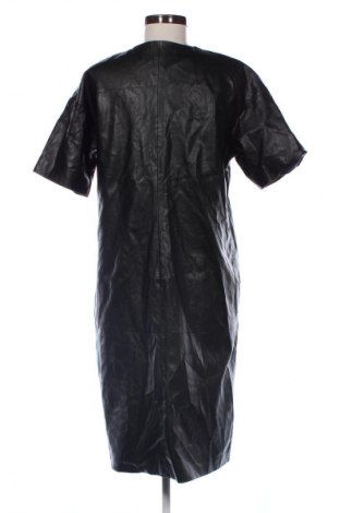 Ruha NA-KD, Méret M, Szín Fekete, Ár 11 457 Ft