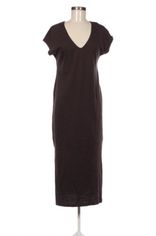 Рокля ONLY, Размер S, Цвят Кафяв, Цена 77,99 лв.