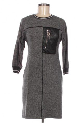 Рокля Phardi, Размер M, Цвят Многоцветен, Цена 31,99 лв.