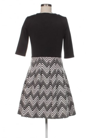 Φόρεμα Pretty Girl, Μέγεθος M, Χρώμα Πολύχρωμο, Τιμή 24,55 €