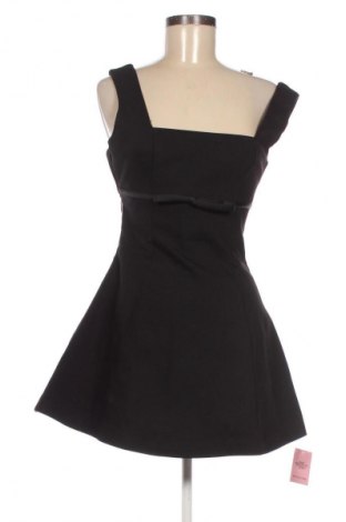 Рокля Pretty Little Thing, Размер XS, Цвят Черен, Цена 46,00 лв.