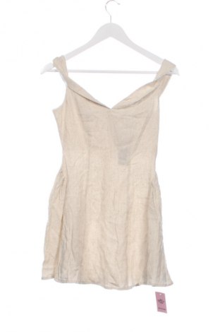 Рокля Pretty Little Thing, Размер XS, Цвят Бежов, Цена 46,00 лв.