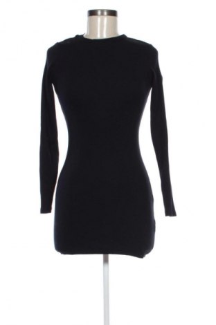 Рокля Pull&Bear, Размер S, Цвят Черен, Цена 28,88 лв.