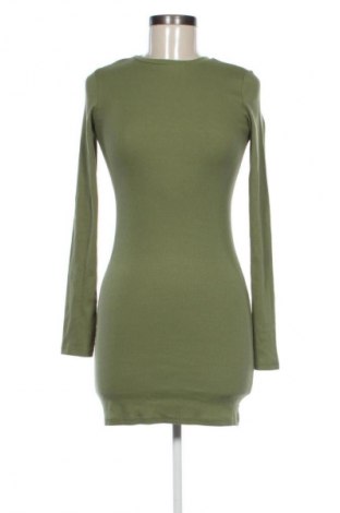 Рокля Pull&Bear, Размер S, Цвят Зелен, Цена 28,88 лв.