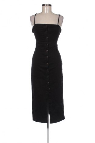 Рокля Pull&Bear, Размер M, Цвят Черен, Цена 39,14 лв.