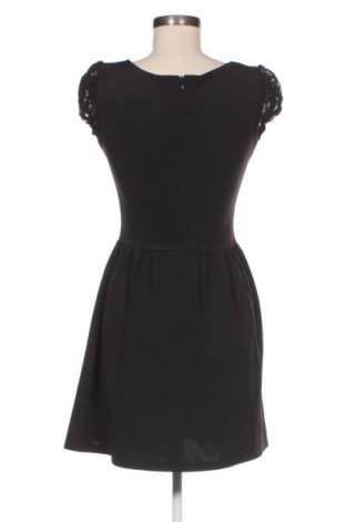 Рокля Rifle, Размер M, Цвят Черен, Цена 47,88 лв.