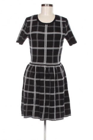 Рокля Romeo & Juliet, Размер L, Цвят Многоцветен, Цена 40,99 лв.