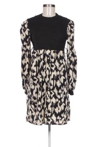 Рокля SHEIN, Размер M, Цвят Многоцветен, Цена 15,99 лв.