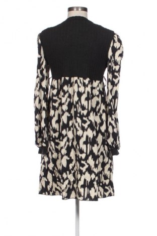 Рокля SHEIN, Размер M, Цвят Многоцветен, Цена 15,99 лв.