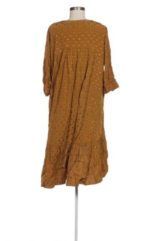 Kleid Selected Femme, Größe M, Farbe Beige, Preis 20,99 €