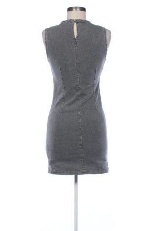 Рокля Sinsay, Размер S, Цвят Сив, Цена 39,10 лв.