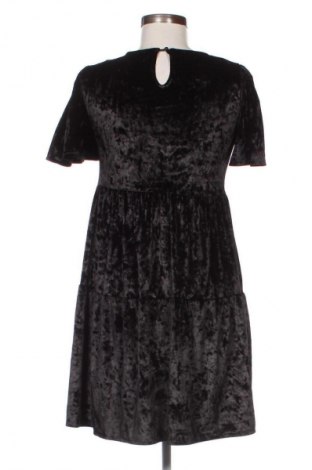 Рокля Sinsay, Размер S, Цвят Черен, Цена 23,99 лв.