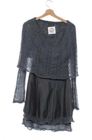 Рокля Siste's, Размер M, Цвят Сив, Цена 82,08 лв.