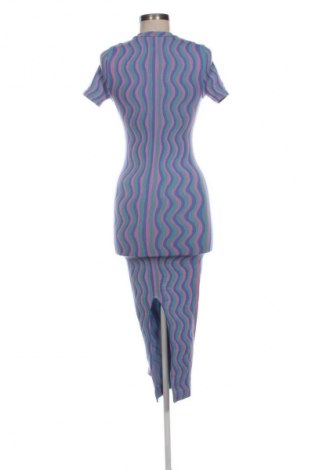 Рокля Stradivarius, Размер S, Цвят Многоцветен, Цена 19,99 лв.