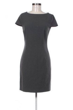 Рокля Strenesse, Размер M, Цвят Сив, Цена 116,15 лв.