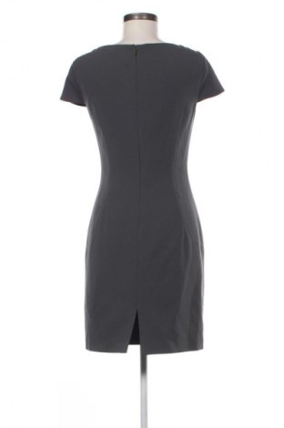 Рокля Strenesse, Размер M, Цвят Сив, Цена 116,15 лв.