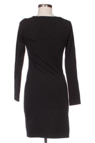 Рокля Tommy Jeans, Размер M, Цвят Черен, Цена 127,99 лв.