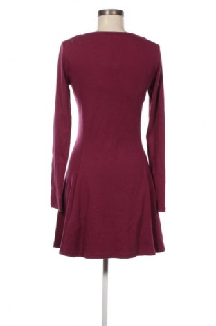 Рокля Tommy Jeans, Размер L, Цвят Червен, Цена 78,22 €