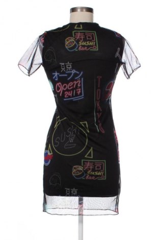 Рокля Trendyol, Размер XS, Цвят Многоцветен, Цена 38,99 лв.