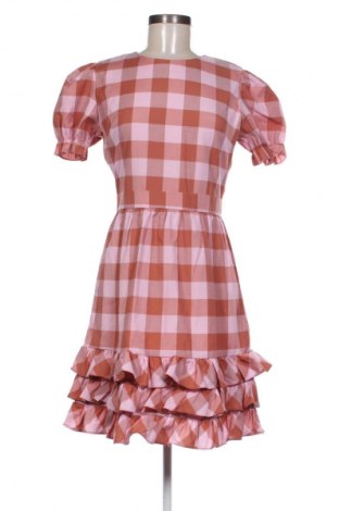 Рокля Trendyol, Размер M, Цвят Многоцветен, Цена 48,03 лв.