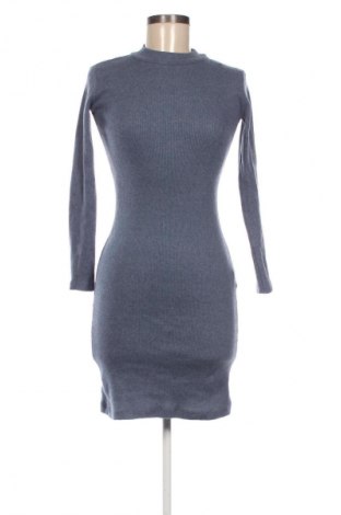 Рокля Trendyol, Размер M, Цвят Син, Цена 48,00 лв.