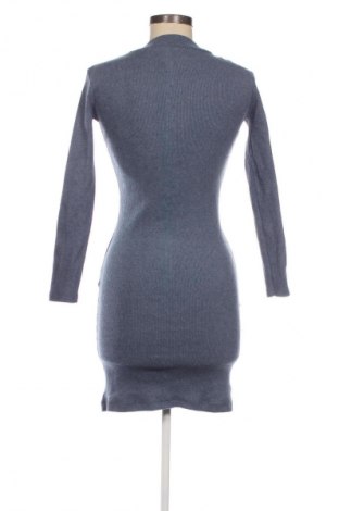 Рокля Trendyol, Размер M, Цвят Син, Цена 48,00 лв.