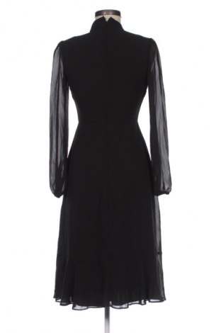 Рокля Trendyol, Размер S, Цвят Черен, Цена 139,99 лв.