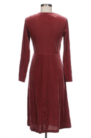 Ruha Unbranded, Méret M, Szín Piros, Ár 5 139 Ft